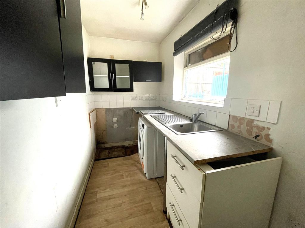 Property photo 3 of 11 5.Jpg