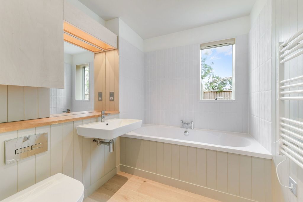 Additional image 18 of 2 bed bungalow for sale1 Garden Court, Godstone RH9