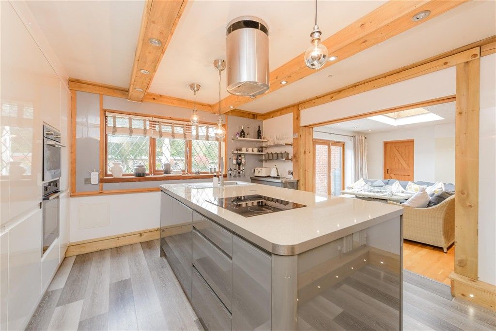 Property photo 3 of 21 Kitchen