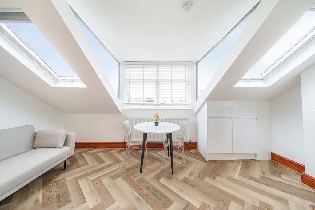 Property photo 1 of 14 Rec2