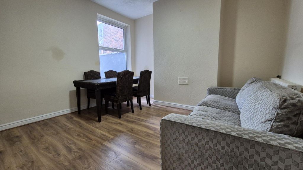 Property photo 2 of 12 Gallery