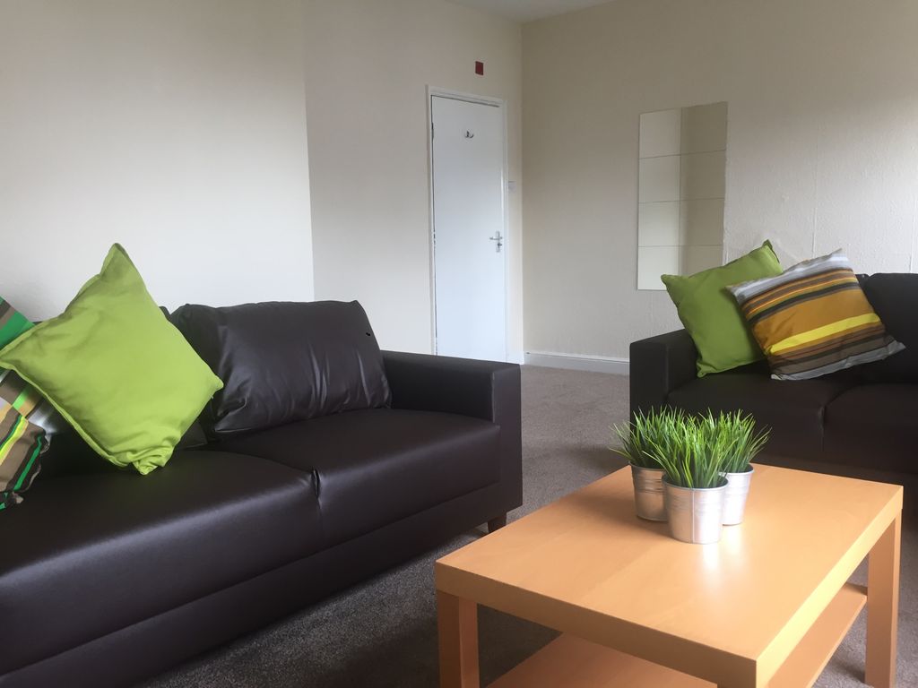 Property photo 2 of 9 Lounge