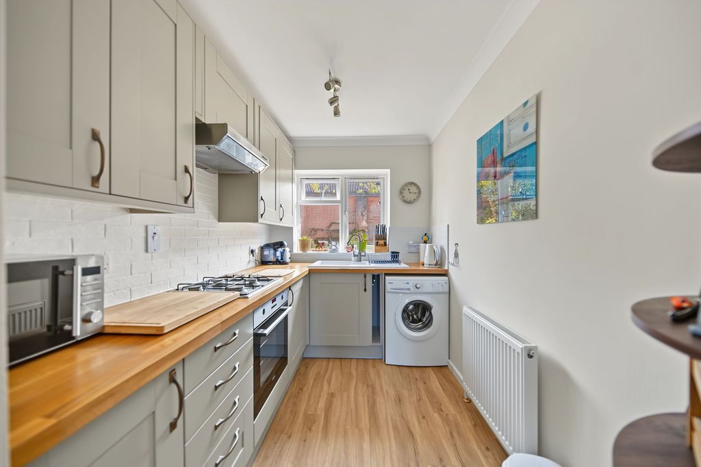 Property photo 3 of 14