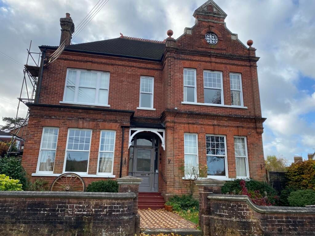 Property photo 1 of 5