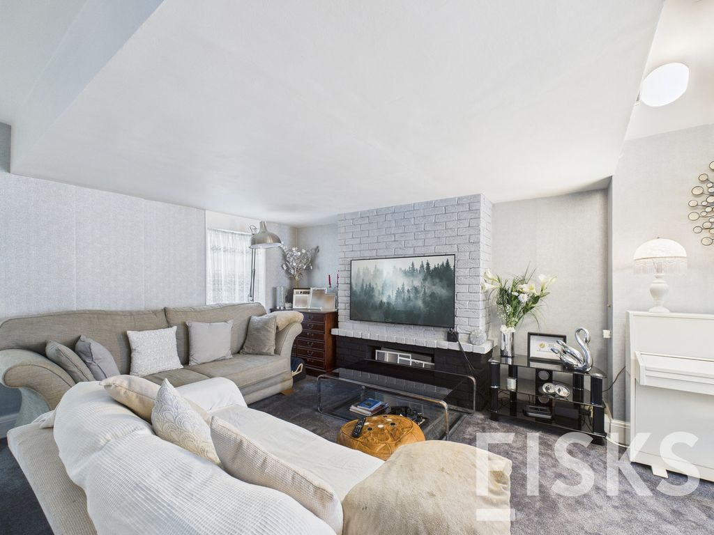 Property photo 3 of 25