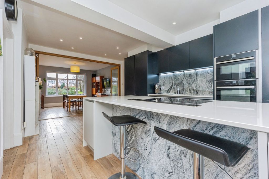 Property photo 3 of 25 Kitchen 1