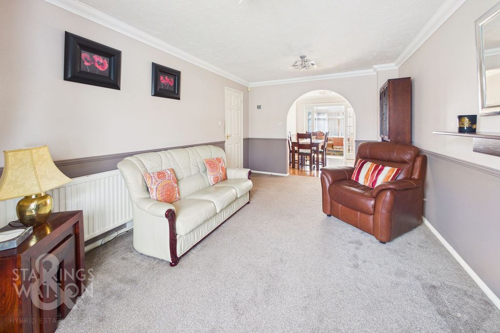 Property photo 2 of 22