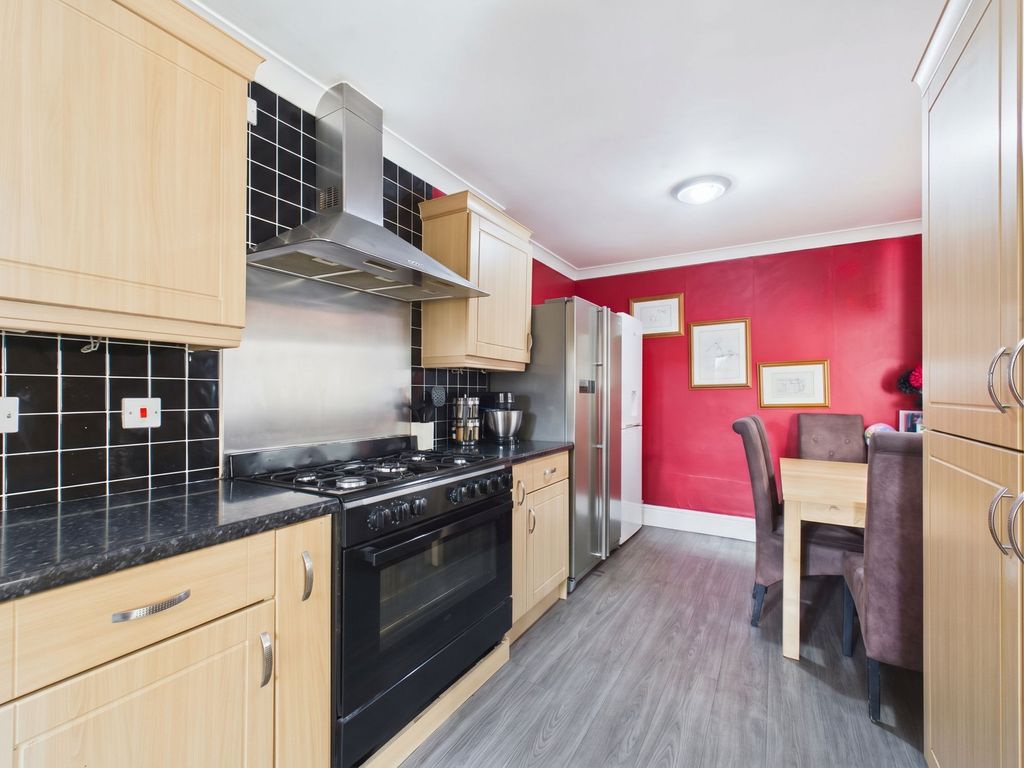 Property photo 3 of 15 Dining Kitchen