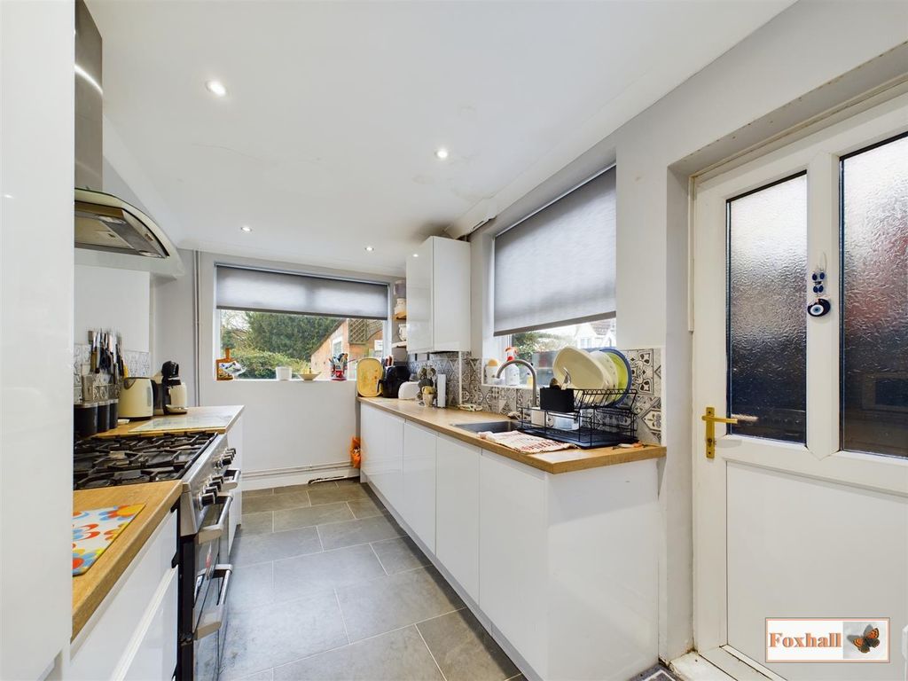 Property photo 2 of 15 Kitchen