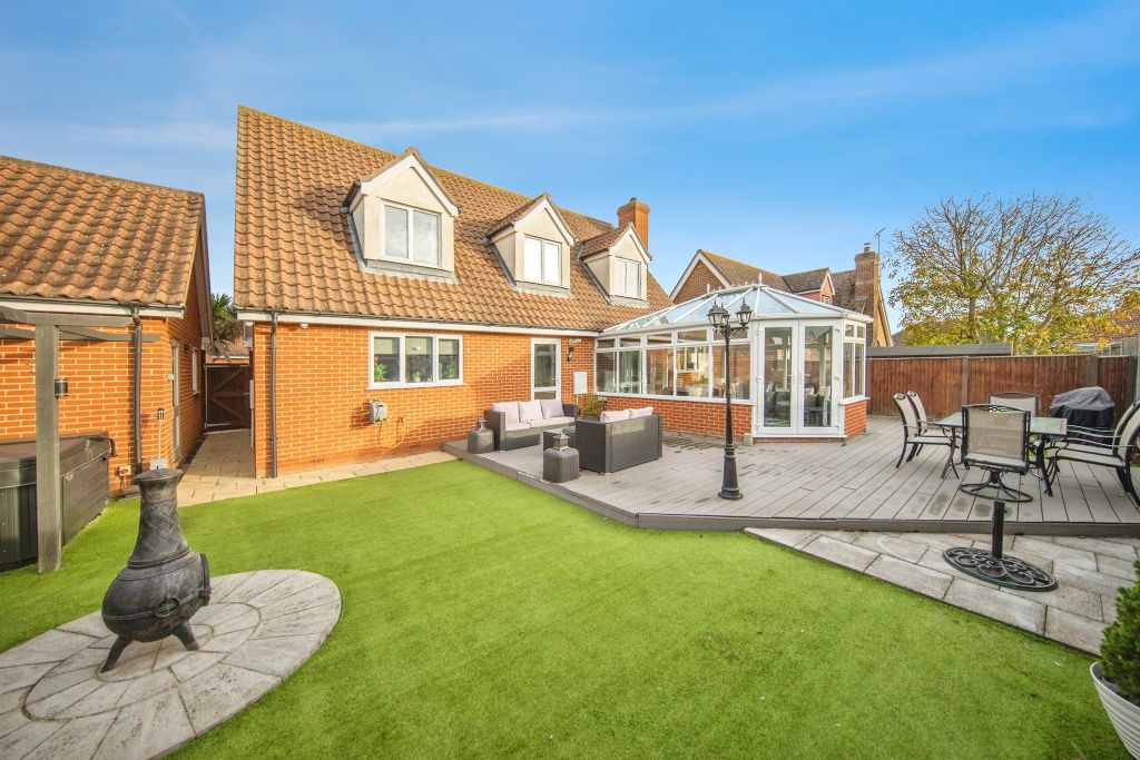 Property photo 2 of 22