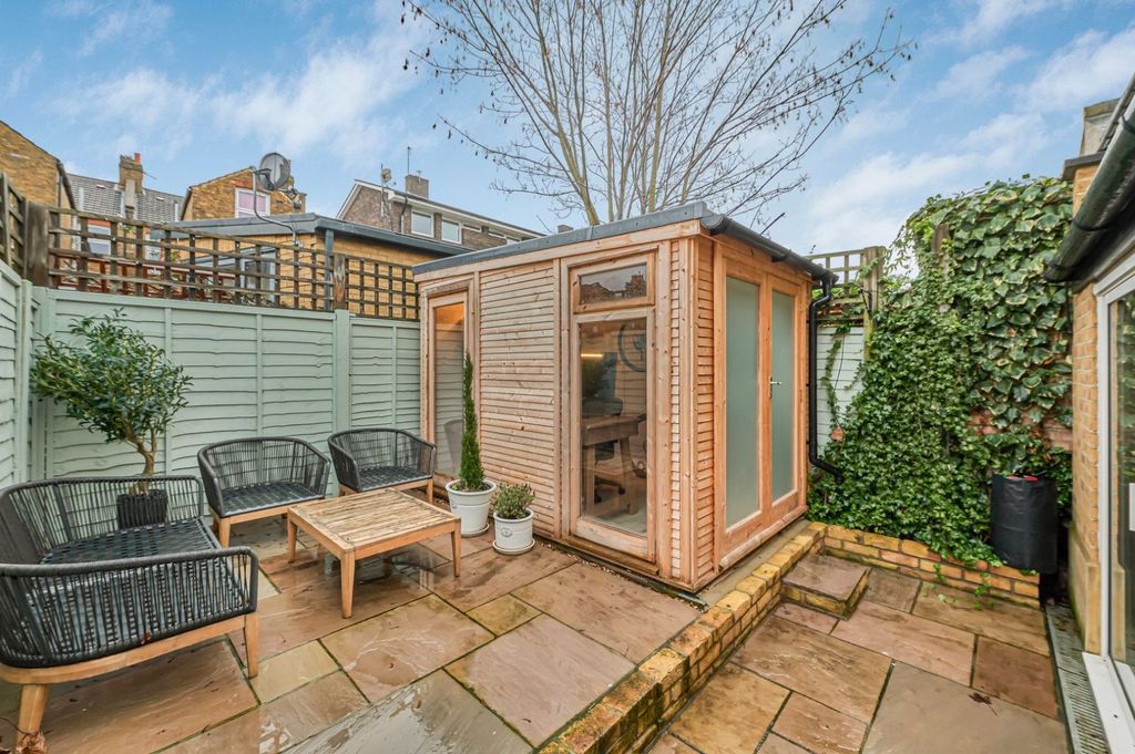 Property photo 2 of 10 Picture No. 09