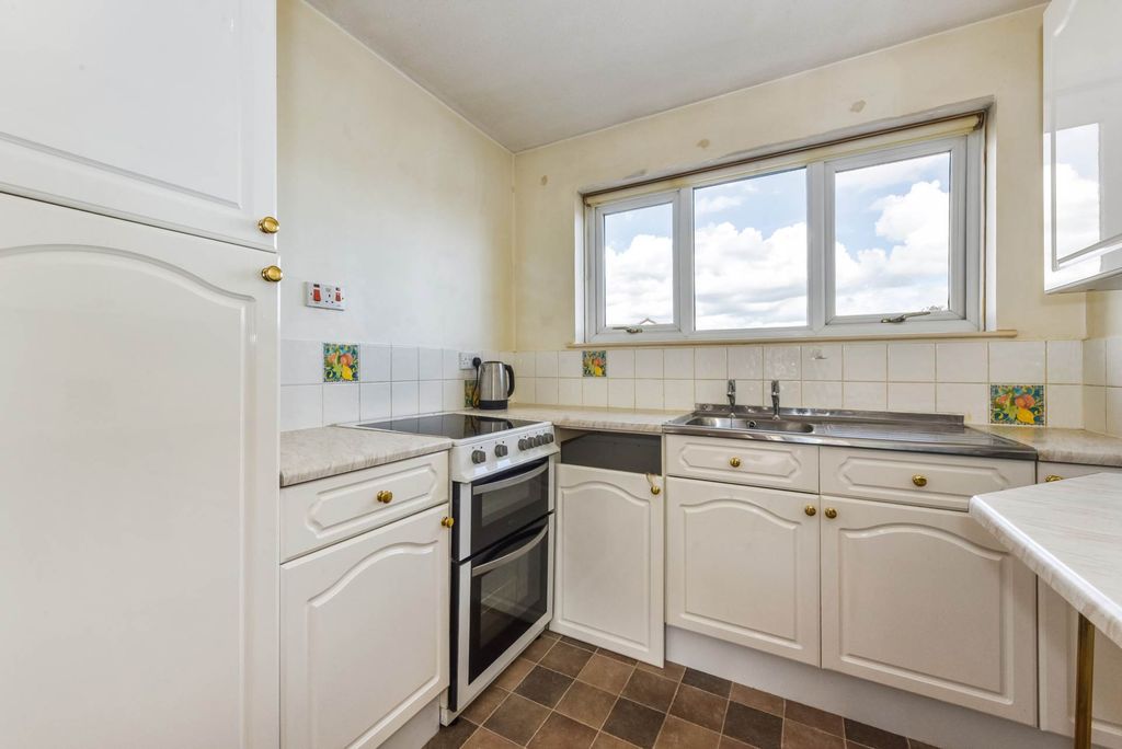 Property photo 3 of 13