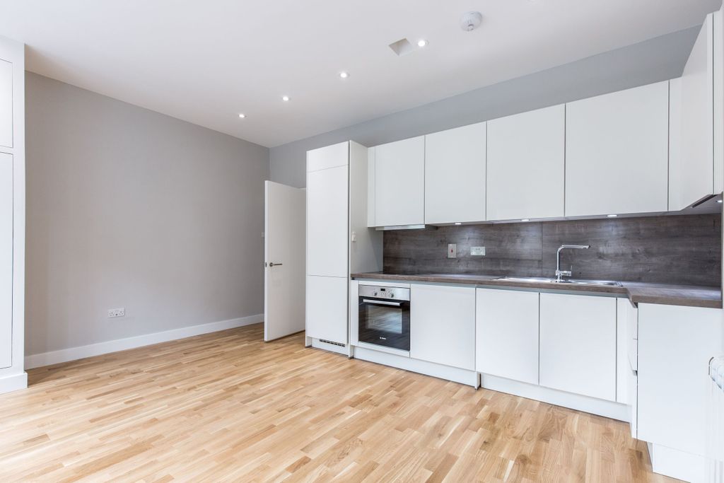 Property photo 1 of 9 Kitchen