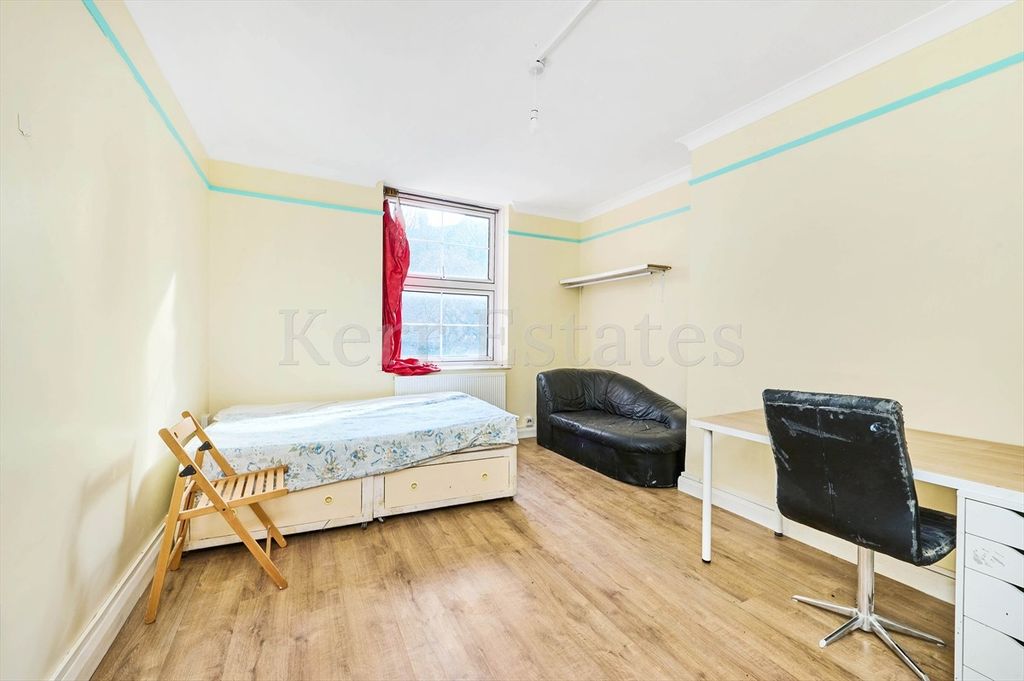Property photo 2 of 12 Photo 5