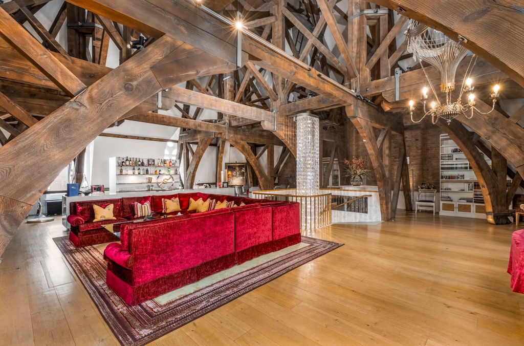 Property photo 2 of 13