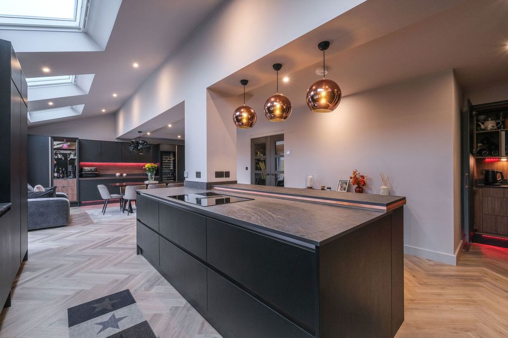 Property photo 2 of 51