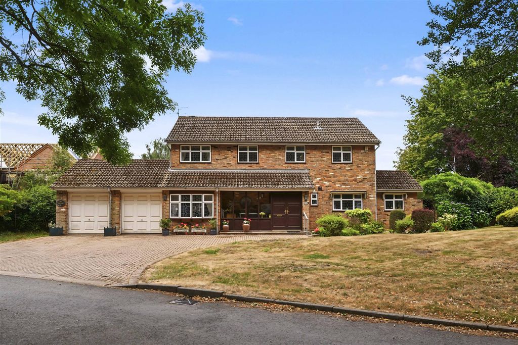 Property photo 1 of 14 18-West-Common-Way-24.Jpg