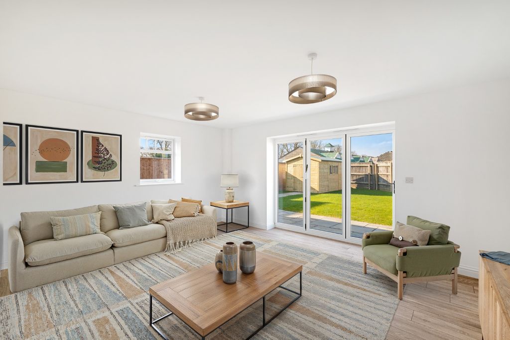 Property photo 3 of 18 4129703