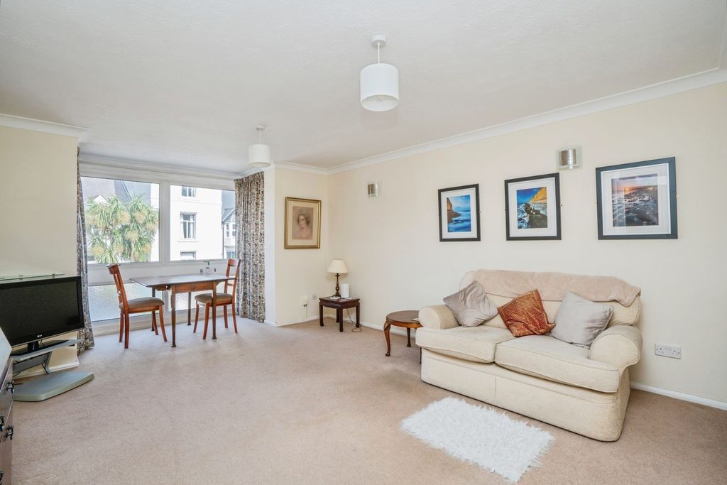 Property photo 3 of 12 Pbox-Img.Jpg