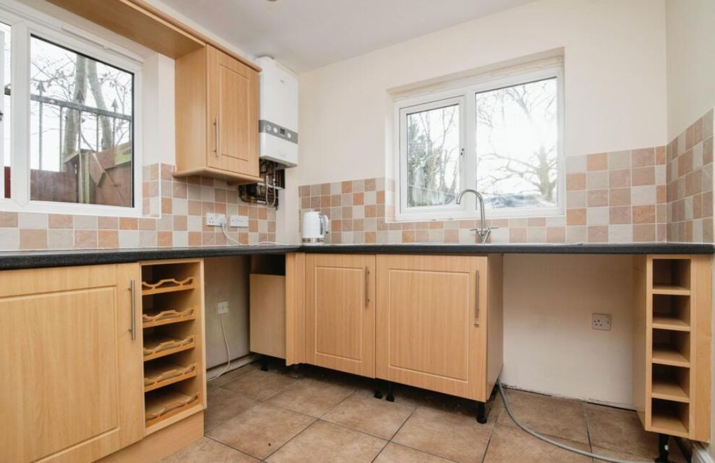 Property photo 2 of 8