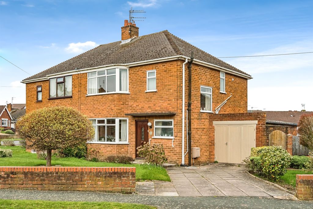 Property photo 1 of 15