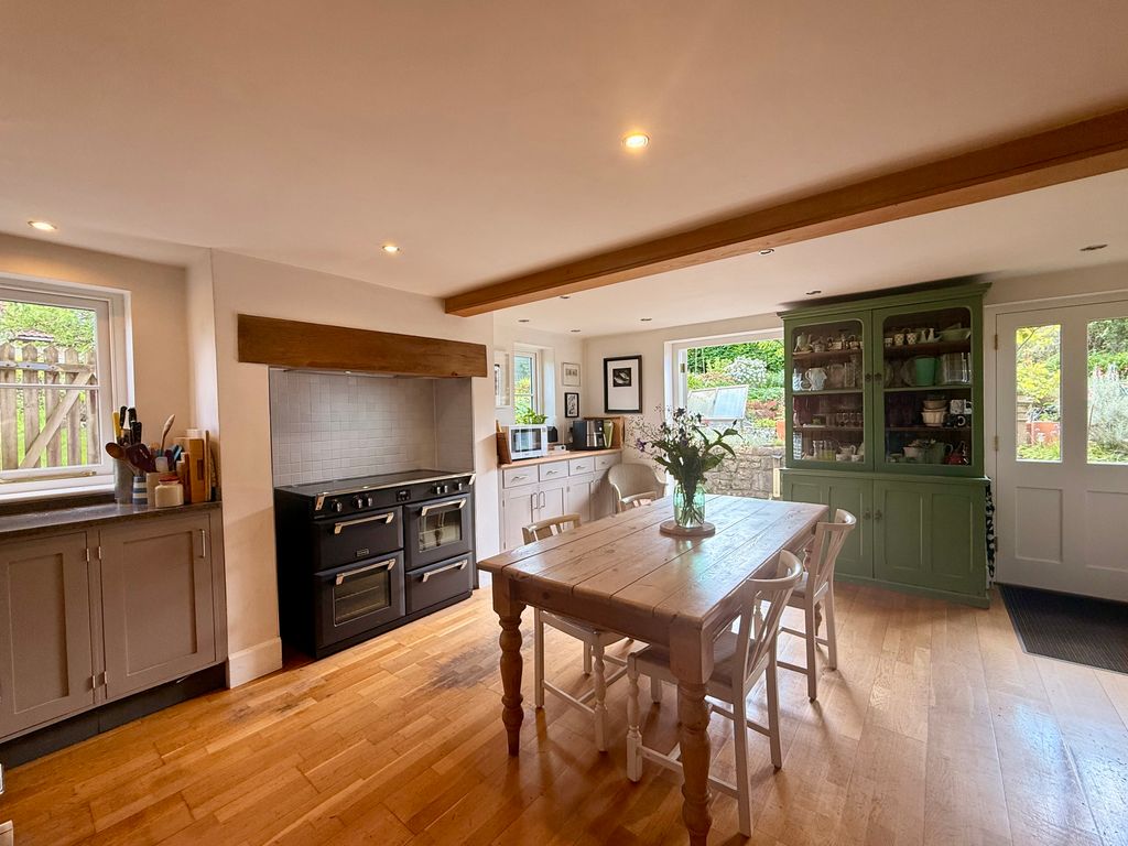 Property photo 3 of 21 Kitchen