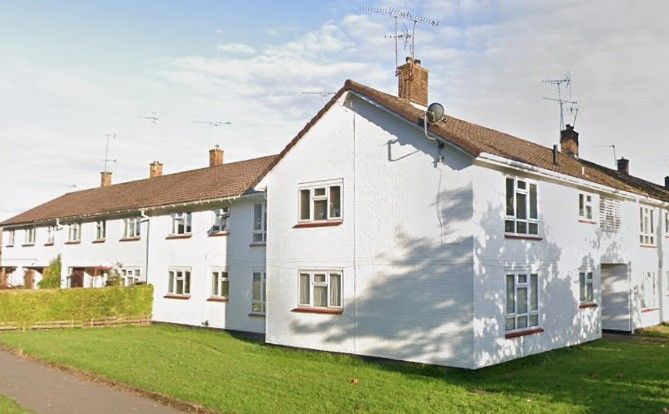 Property photo 1 of 7 Tilgatefront