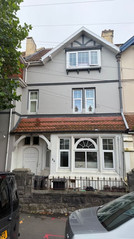 Property photo 1 of 7 External