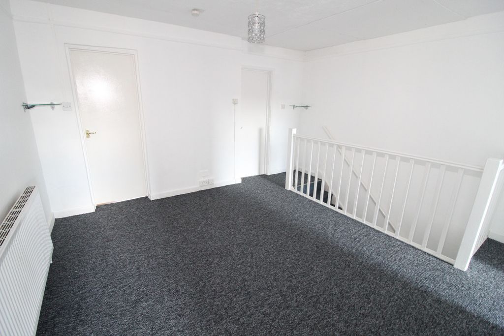 Property photo 2 of 7 2275481