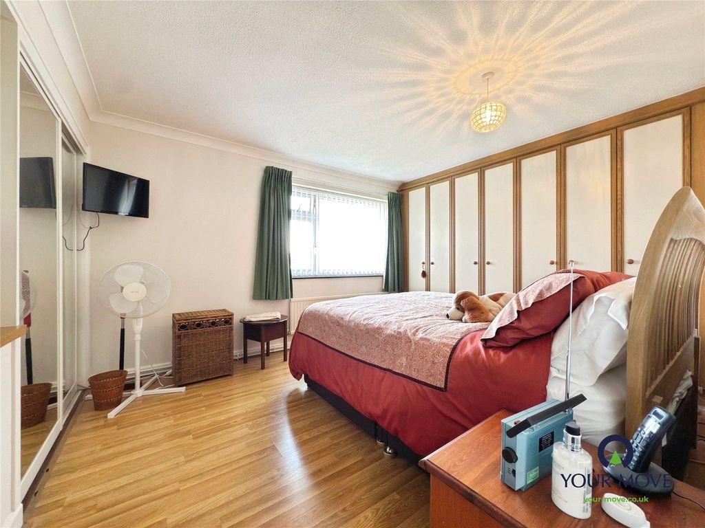 Property photo 3 of 12 Bedroom 1