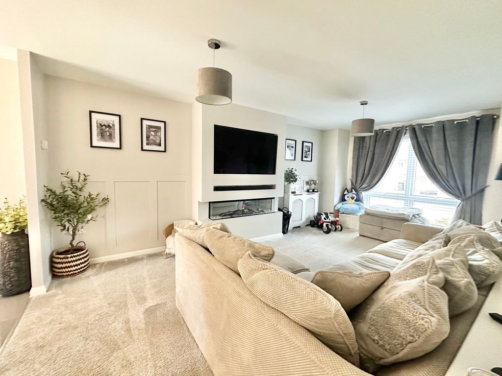 Property photo 1 of 27