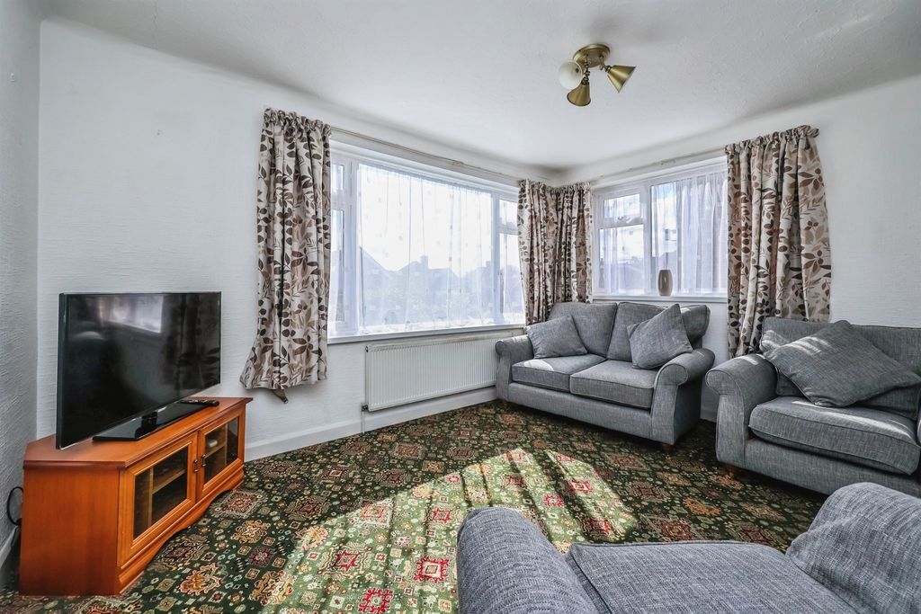 Property photo 2 of 17