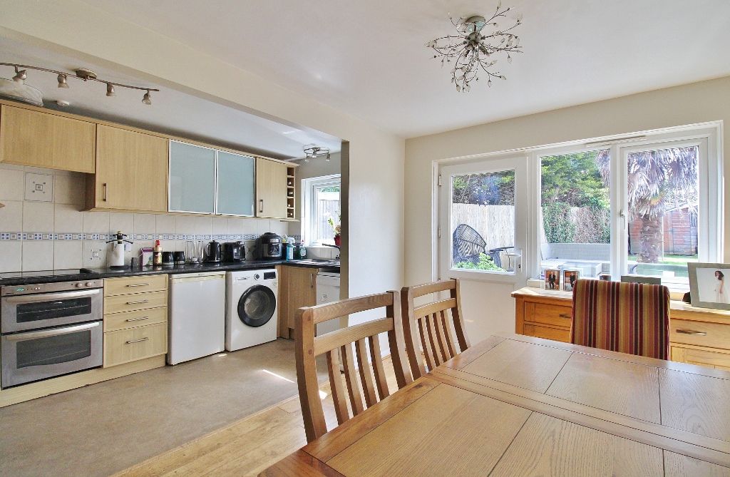 Property photo 2 of 28