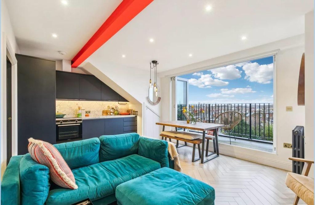 Property photo 1 of 16 Living Room