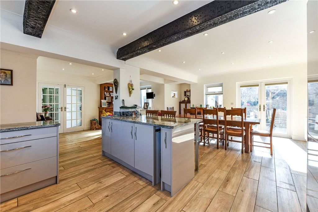 Property photo 2 of 21 Kitchen/Dining Room