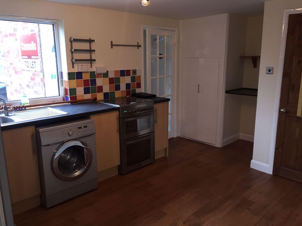 Property photo 2 of 5 Kitchen