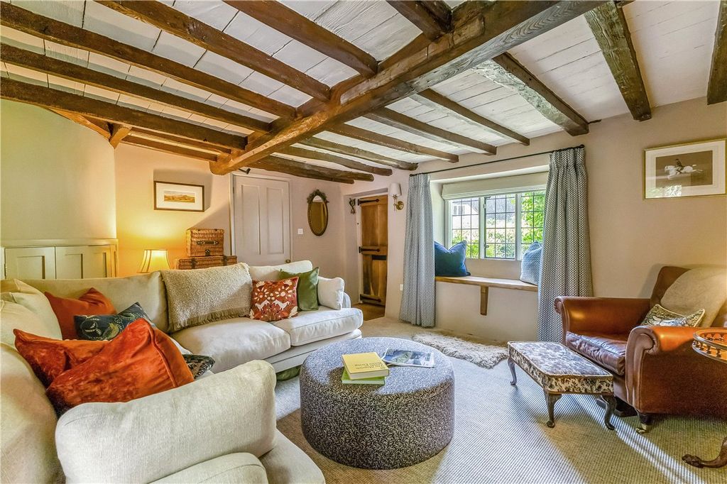 Property photo 3 of 18 Sitting Room