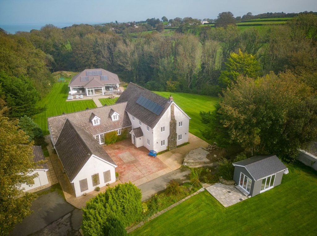 Property photo 1 of 60 Aerial
