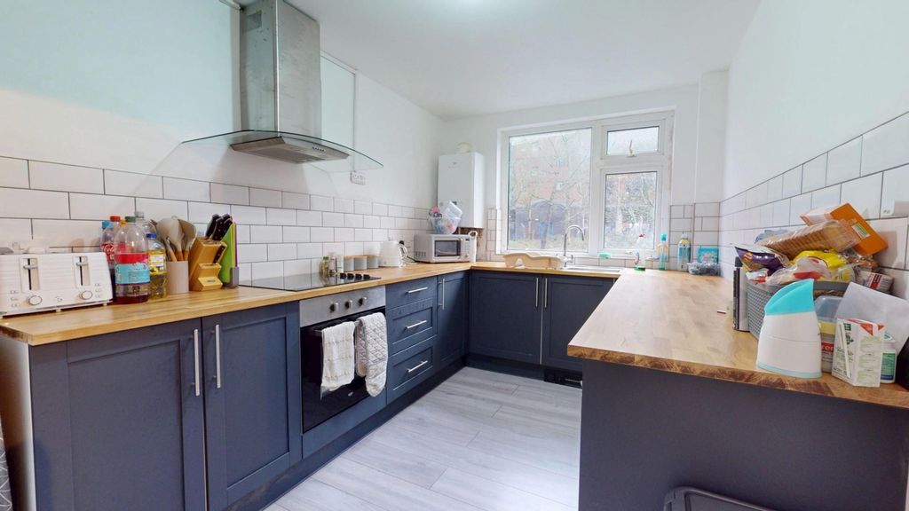 Property photo 3 of 13 4792472