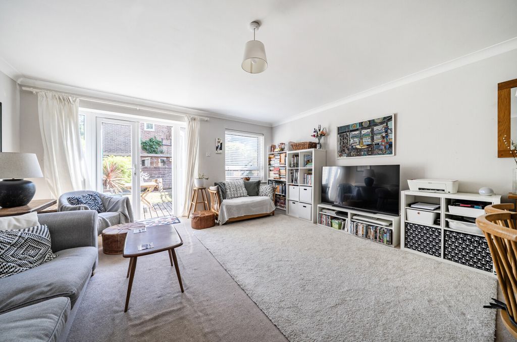 Property photo 2 of 12 1464585-27-6A47Ff...
