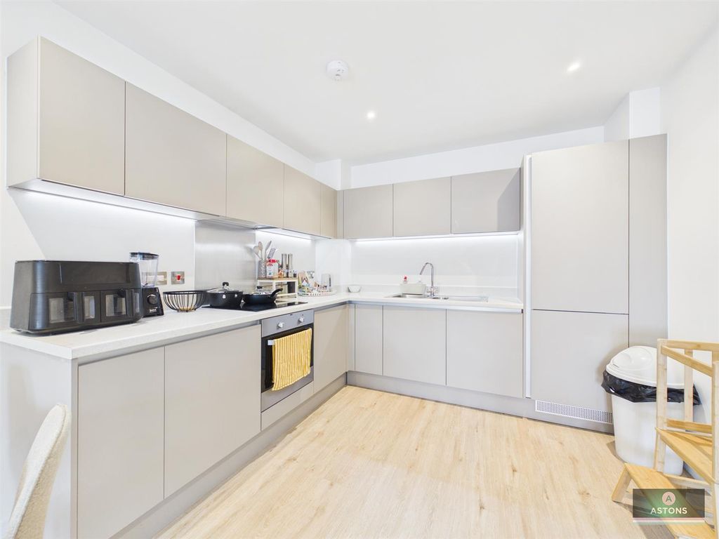 Property photo 2 of 9 Cam02067G0-Pr0235-Still005.Jpg