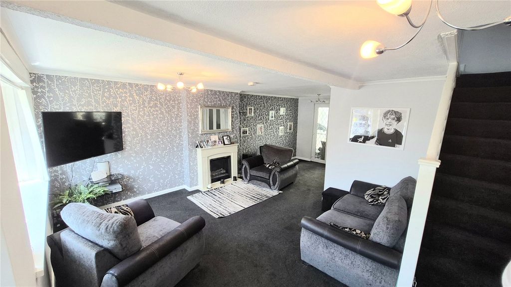 Property photo 2 of 18 Picture No. 27