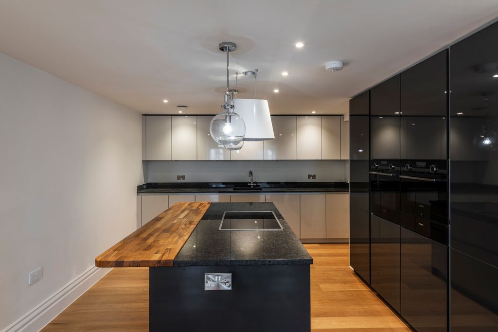 Property photo 2 of 23 Kitchen