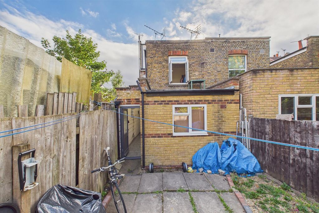 Property photo 3 of 15 Cam02700G0-Pr0346-Still008.Jpg