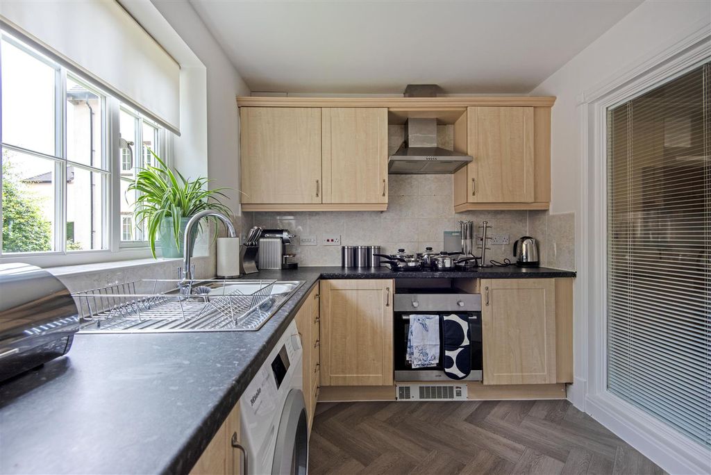 Property photo 2 of 15 Thesycamores