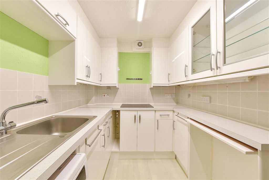 Property photo 1 of 8 Kitchen