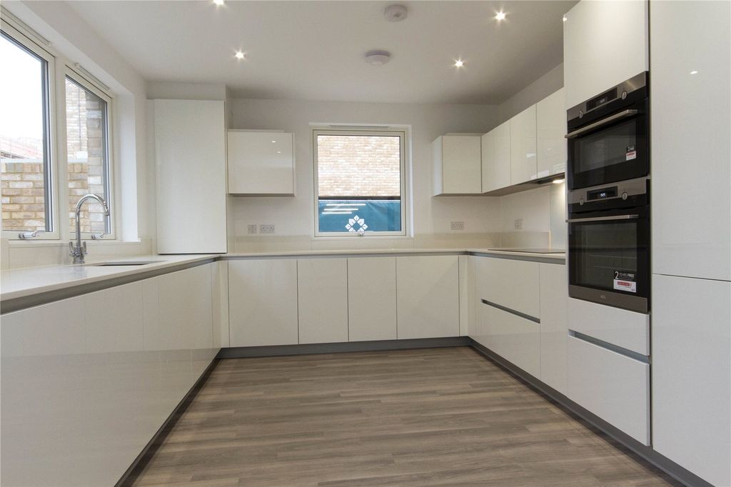 Property photo 3 of 10 Picture No. 25