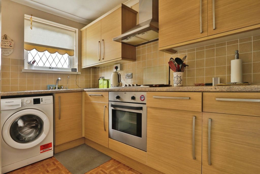 Property photo 3 of 12 4398669