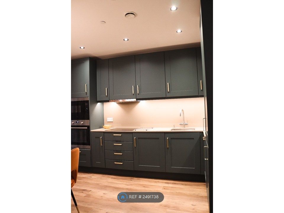 Property photo 3 of 17 Kitchen