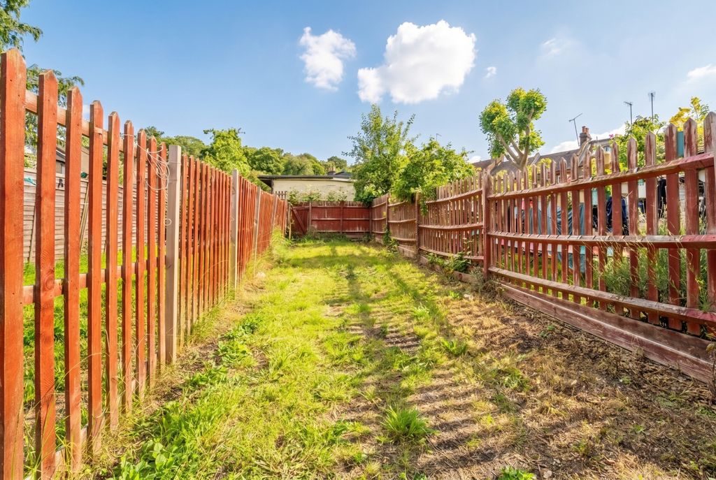 Property photo 3 of 10 5232493